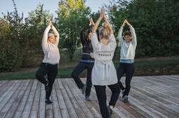 Yoga auf Yoga-Deck Yoga auf Yoga-Deck