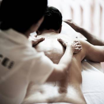 Entspannende Massage im Reduce Gesundheitsresort in Bad Tatzmannsdorf