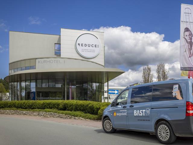 BAST vor dem REDUCE Kurhotel 1