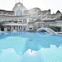 Outdoor Pool im REDUCE Hotel Thermal ****S