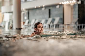 Wohltuendes Thermalwasser Wohltuendes Thermalwasser