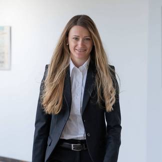 Pia Petschinger, Front Office Managerin
