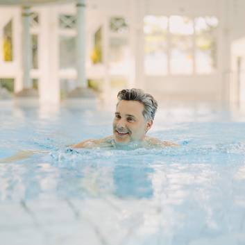 Indoor Pool im Adults-Only Hotel REDUCE Thermal ****S