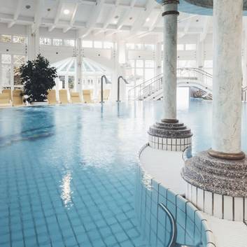 Thermenpool innen im REDUCE Hotel Thermal ****S in Bad Tatzmannsdorf
