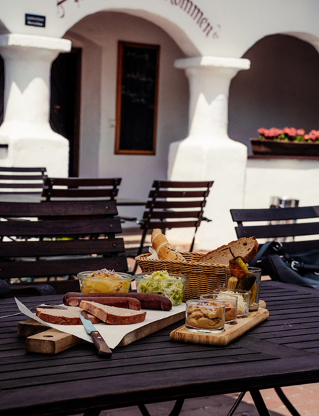 Moorochsenjause im Arkadenheuriger (C) REDUCE Gesundheitsresort