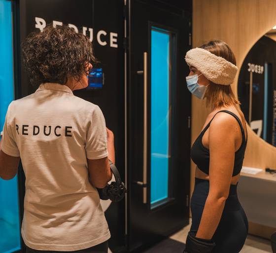 Kältekick in der Kältekammer im REDUCE Gesundheitsresort