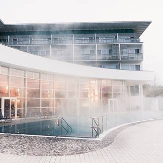 Outdoor Pool im REDUCE Hotel Vital ****S