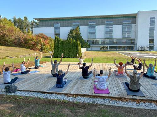 Tägliche Yoga-Einheiten für Körper & Geist Tägliche Yoga-Einheiten für Körper & Geist