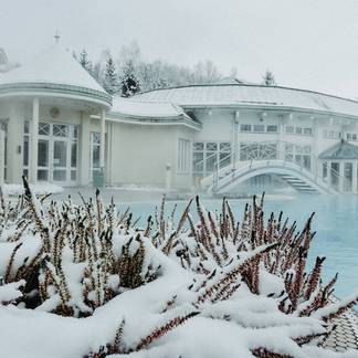 Außenpool im REDUCE Hotel Thermal****S Adults only