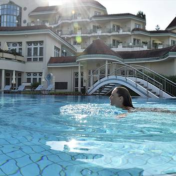 Thermalwasser im REDUCE Gesundheitsresort Thermalwasser im REDUCE Gesundheitsresort