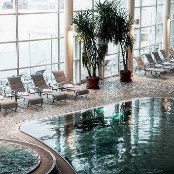 Indoor-Pool im REDUCE Hotel Vital ****S