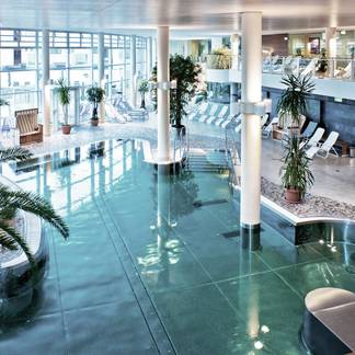 Indoor Pool im REDUCE Hotel Vital ****S