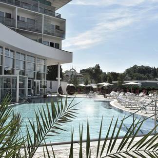 Oudtoor-Pool im REDUCE Hotel Vital****S