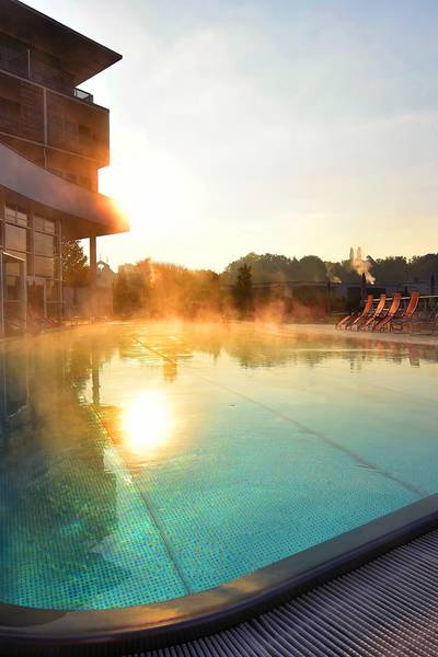 Outdoor Pool im REDUCE Hotel Vital ****S
