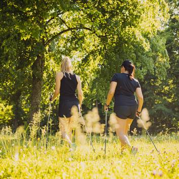 Nordic Walking im REDUCE Gesundheitsresort