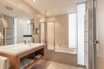 Badezimmer Kategorie Deluxe Hotel Vital