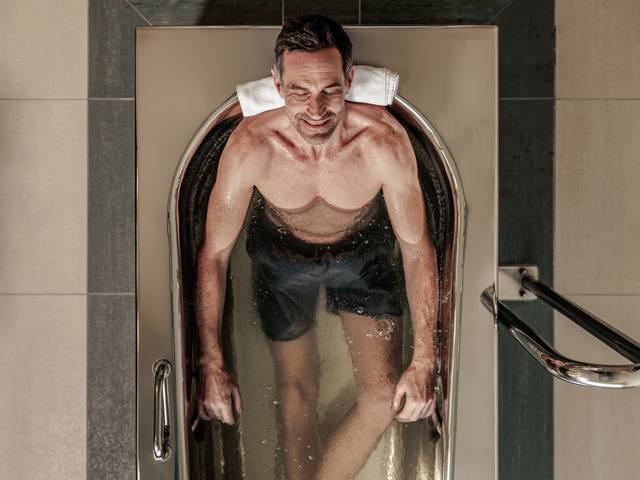 Bad im Kohlensäureheilwasser