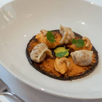 Vegane Dim-Sum auf Kürbis
